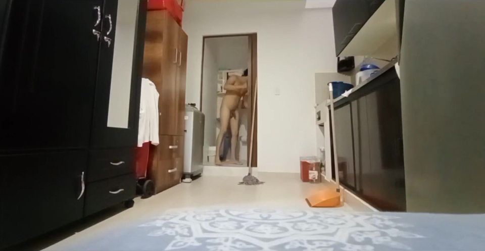 Incredible! My Step Aunt Came Into the House When She Was Doing Toilet Naked and Fell Into the Trap