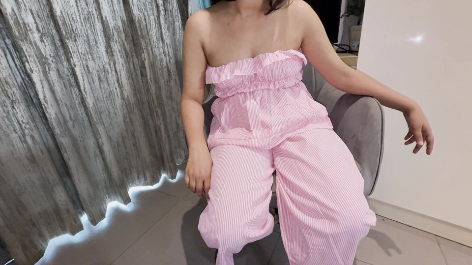Boss ne employee ko apne flat per Bula ke usko sex ke liye kiya