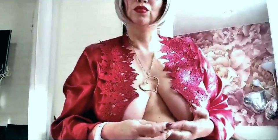 Two Blowjob Performances in Close-up From a Mature Russian Beauty in Different Images: Blonde and Redhead...