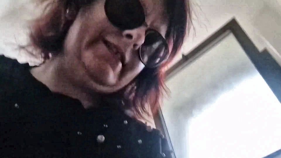Sensational Compilation of Farts in Public Toilets and Great Piss for This Italian MILF