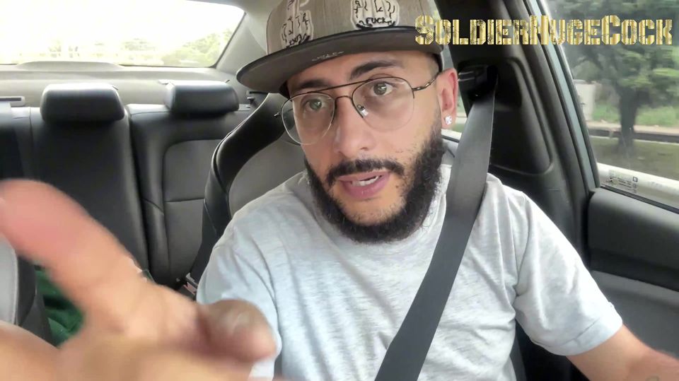 Tight Pink Pussy Crushed in the Car During an Unscripted Encounter