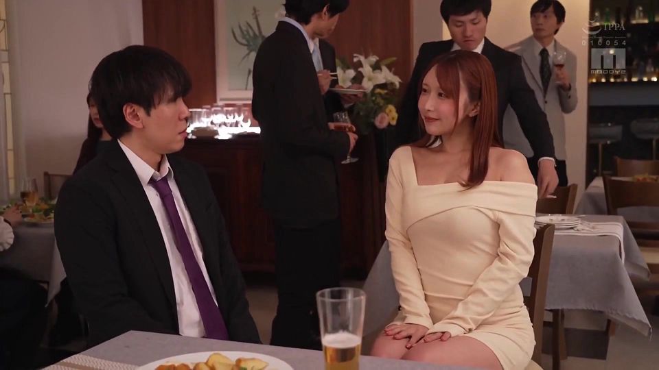 That Girl You Dumped Is Now a Busty Gravure Idol with Over a M...r Voluptuous Body in This Reverse Ntr Live-action. Chaper.1