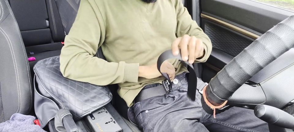 I Caught My Driver Masturbating in Car Turns Into Ass Fuck