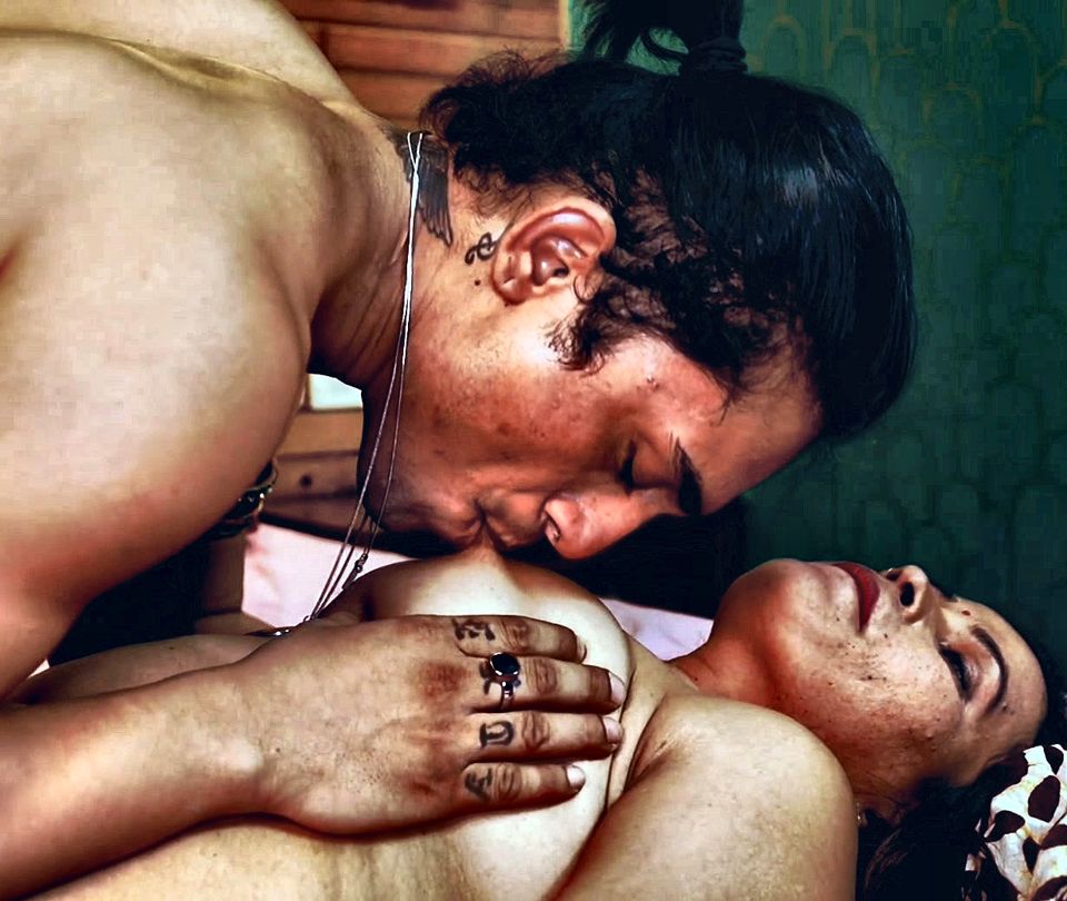 Akash put his cock in Ruksar's pussy and sucked it