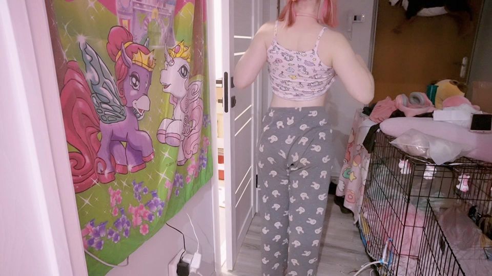 my TEEN stepSister masturbating in shower, I need to help her!
