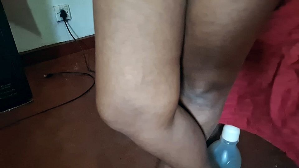 MILF Stepmom who can touch my butt