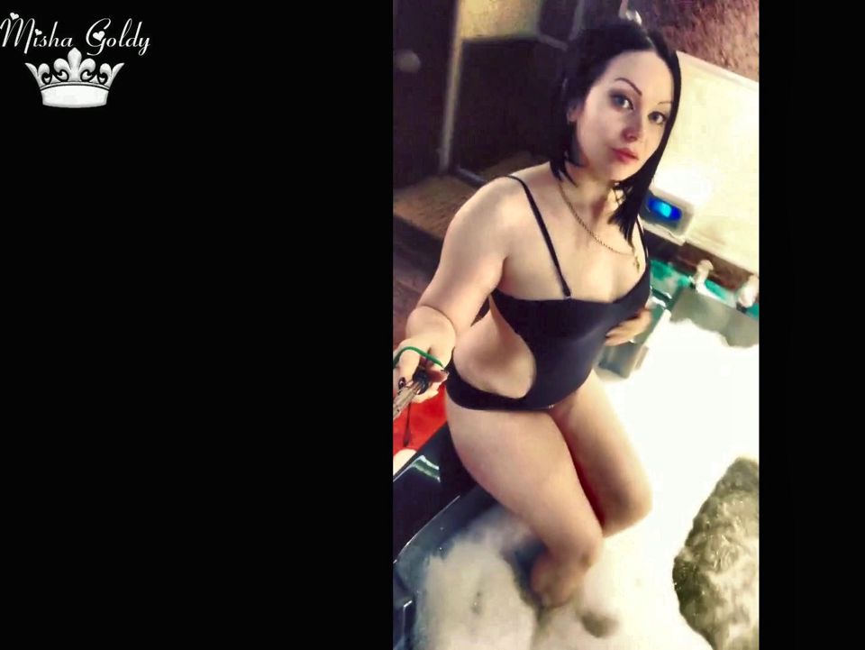Orange lips & wet hair fetish