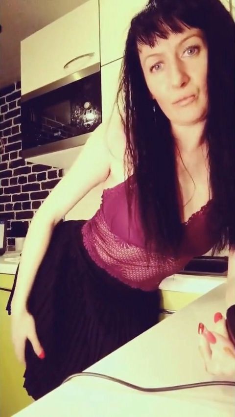 Naughty Housewife Squirts in the Kitchen and Splashes the Table Ginnagg