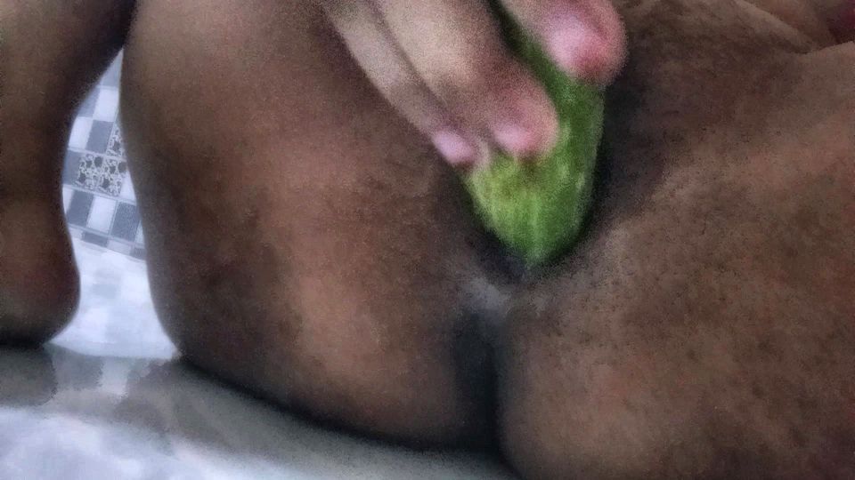 Deshi girl insert cucumber fuck for huge orgasm