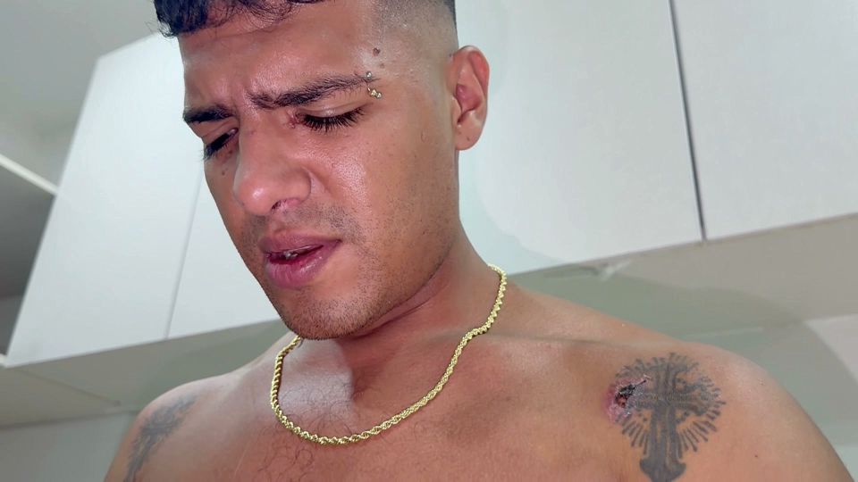 My stepmom helps me with my erection, I fucked her ass until she was full of milk
