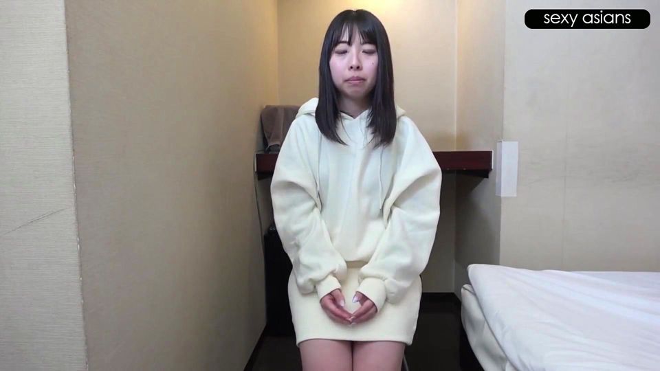 Petite Kansai Beauty Starting a New Life in Tokyo Stars in an Exclusive and Unforgettable Private Story