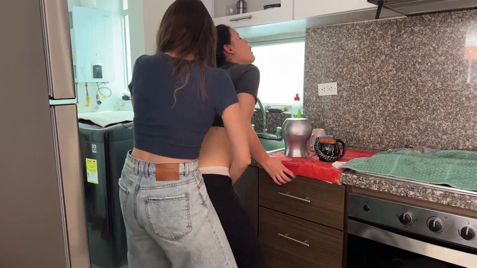 My friend helps me clean the house and touch my pussy, my husband is a cuckold