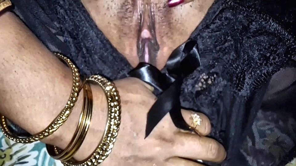 Hot sexy Indian Bhabhi Sexxxxx