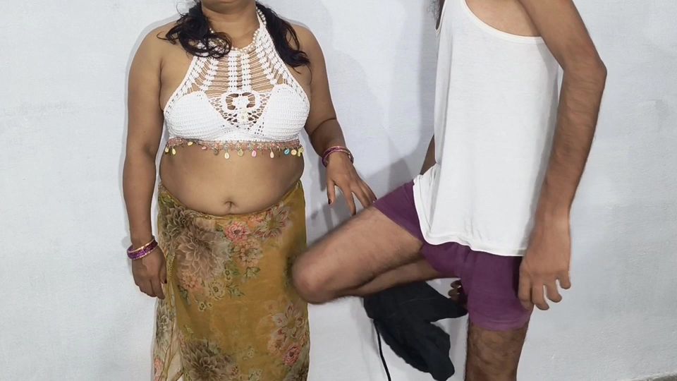 Beautiful Big ass indian mami fucked in doggy style and missionary position and cumshot on her pussy