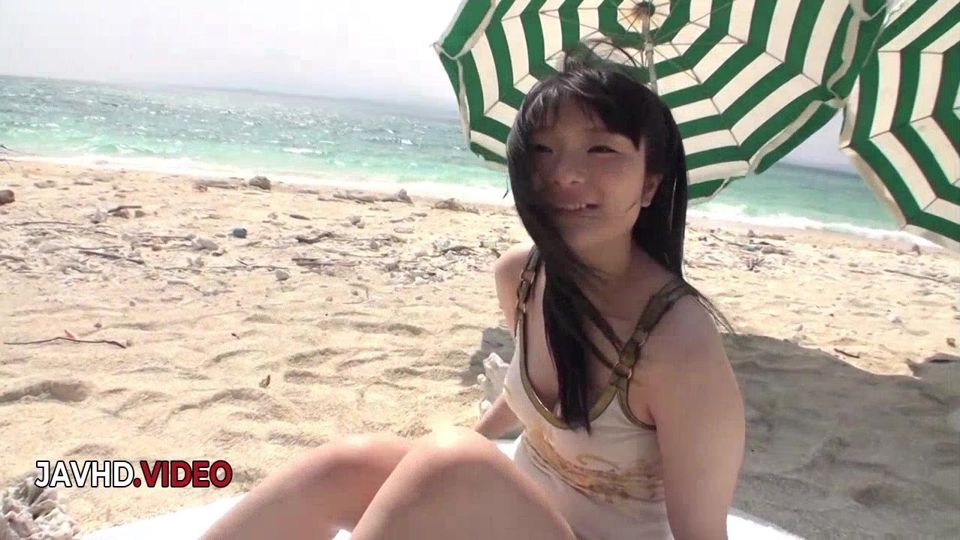 Outdoor Beach Threesome with Hina Maeda Ends in Creampie