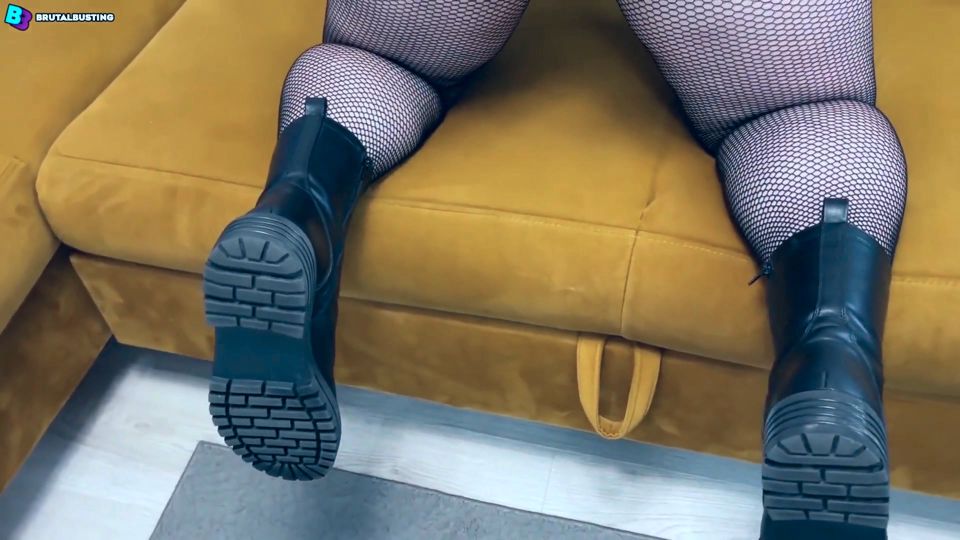 His Balls Are Angry at Iron Shoes?! Hundreds of Kicks in a Row! Fucking Genitals!!! - Dave Moon - Mia - Bbusting