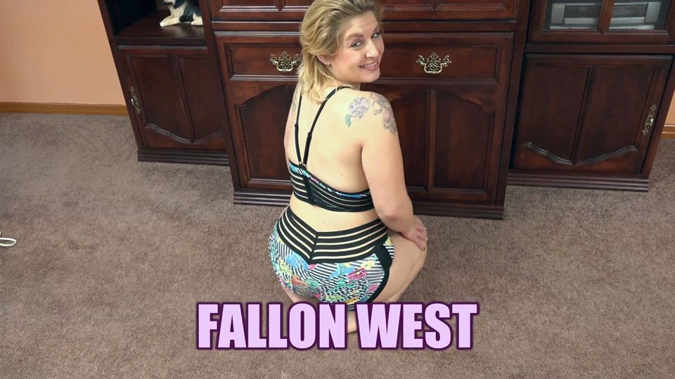 Oral blonde Fallon West blows Logan and swallows all the jizz