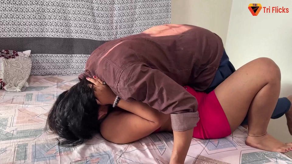 Jija Nai Khel liya Sali Kai sath Game