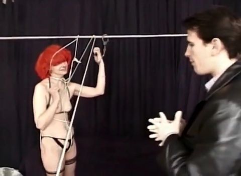 Dirty mature slut loves bondage game