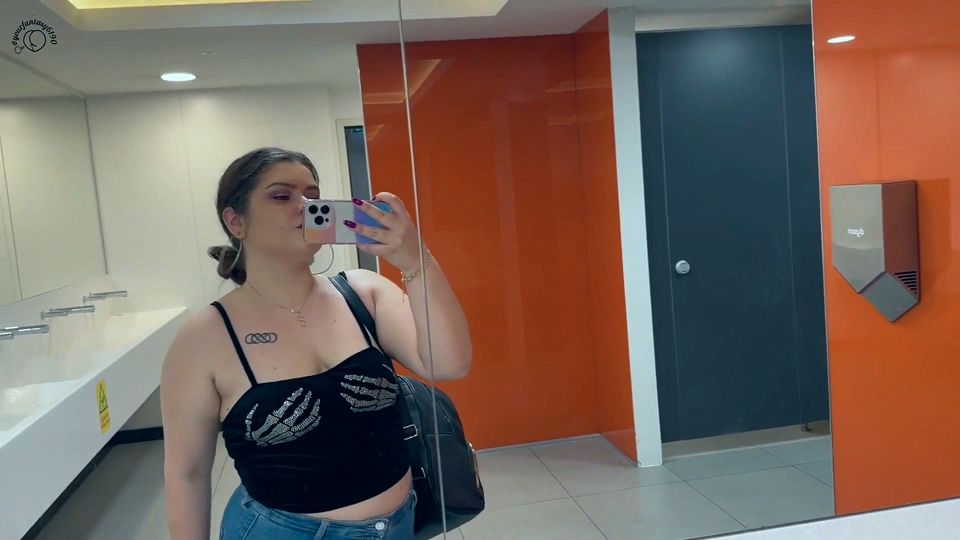 Stinky Farts in Restaurant Bathroom