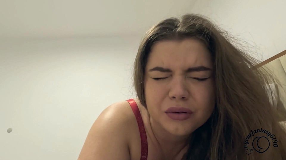 Sensual Farts and Seductive Smirks: BBW Fart Face Express