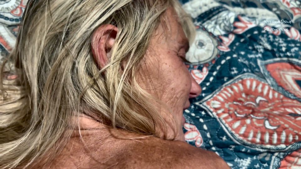 Horny Wife Gets Ass Fucked to Orgasms.