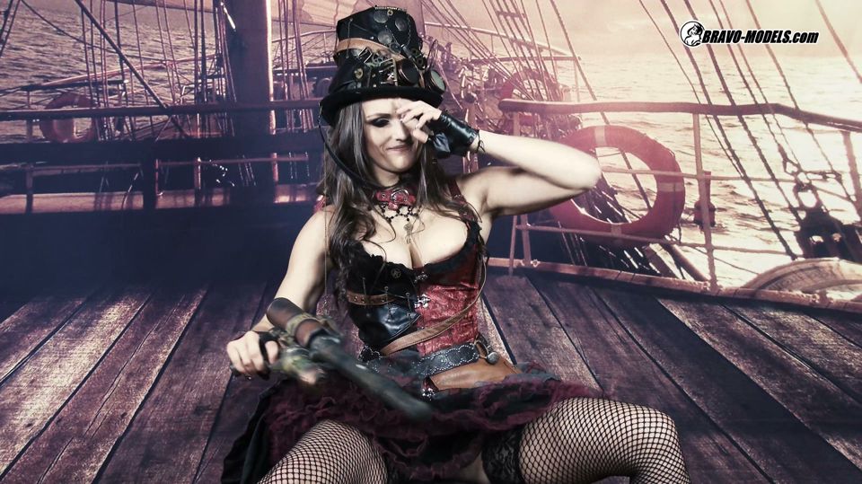 400 Barbara Bieber as Pirate Girl in Ship Cosplay Steampunk Costume