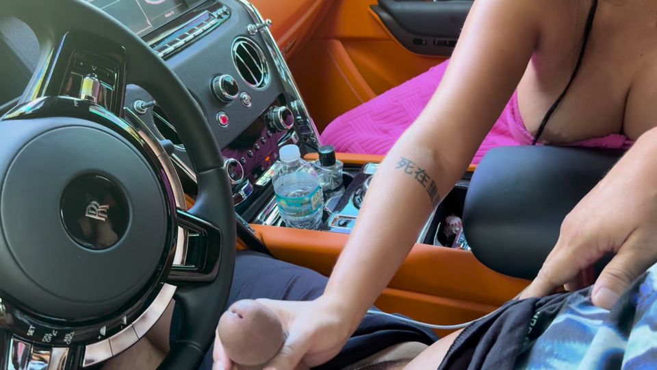 Super Thick Latina Gets Picked up & Fucked in Rolls Royce Truck
