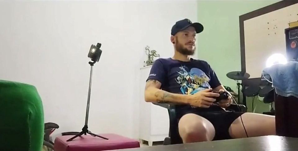 My Friend's Ex-girlfriend Gave Me a Blowjob While I Was Playing Video Games.