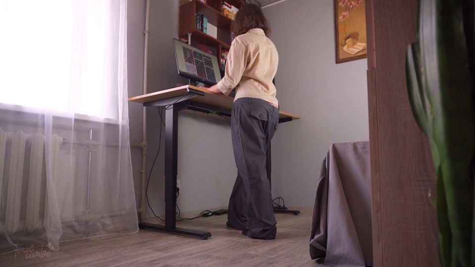 Coworkers Pants Fall Down at Work Enf Disaster