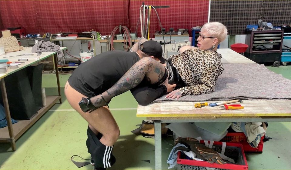 Horny Boss Fucks Apprentice at Work!