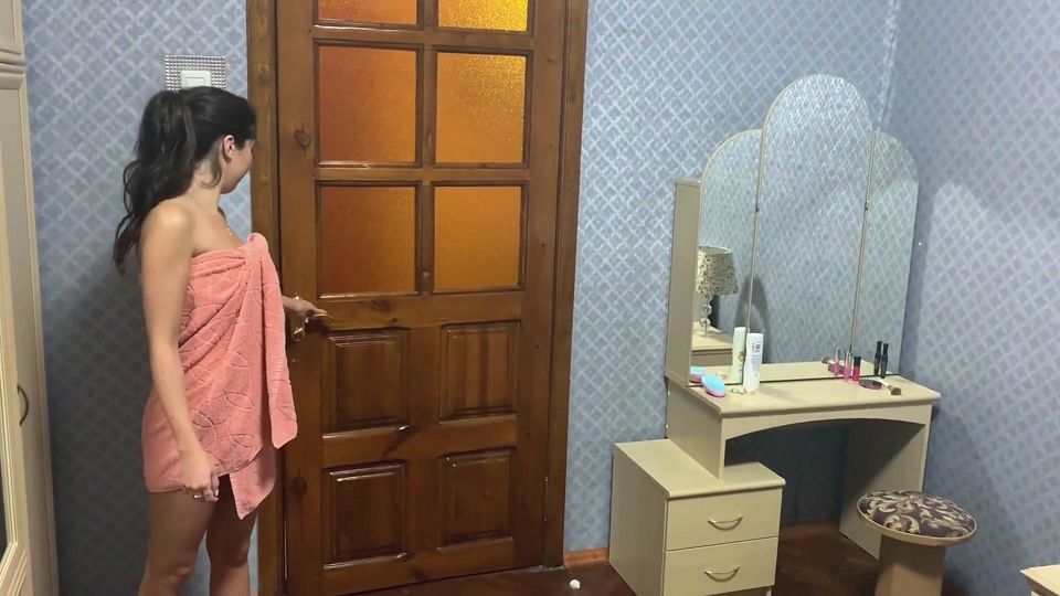 Katty West Masturbating After Shower