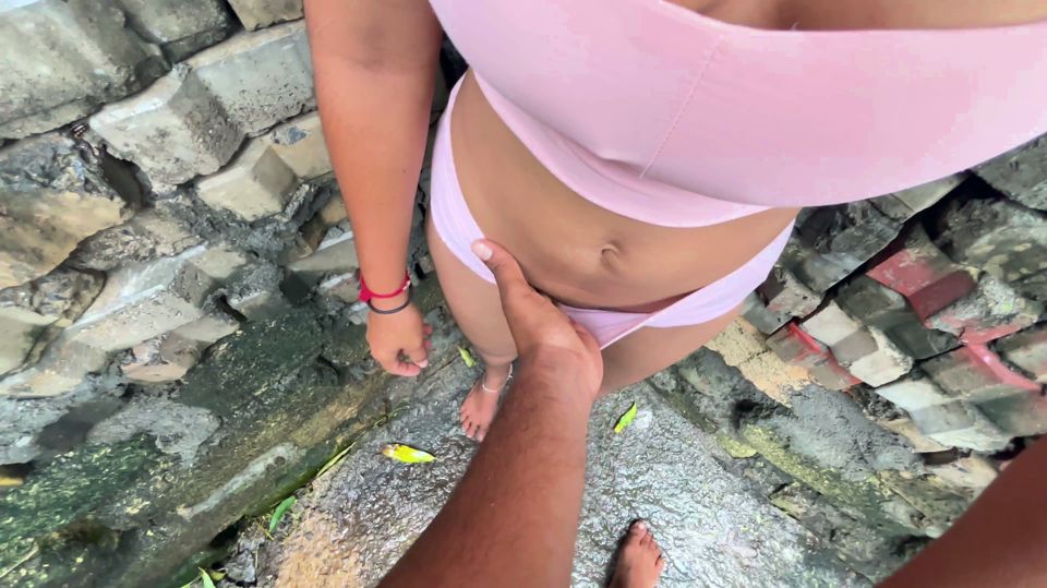 Teen couples sex in rain in public bathroom near road part 2