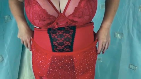 Aunty Sandra All in Red Vgq 75