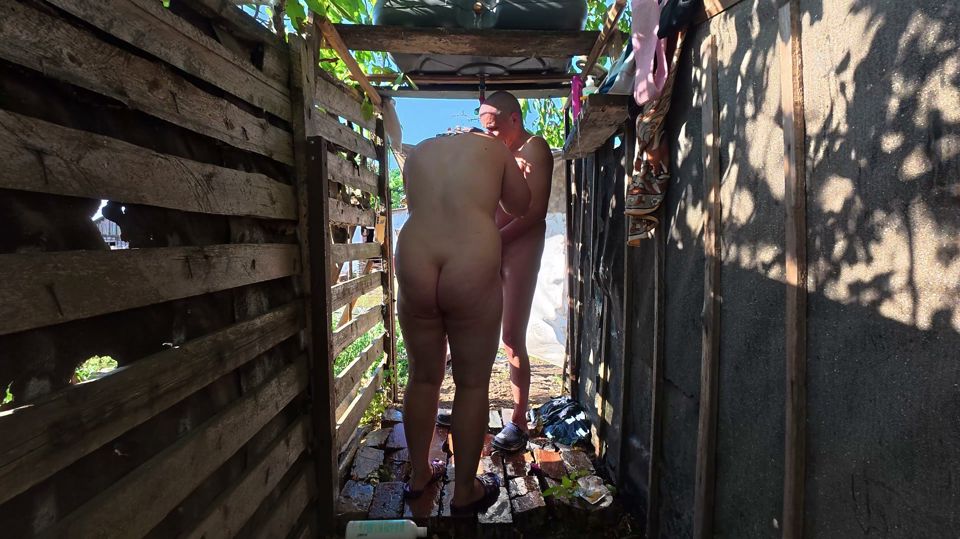Voyeur 4K Outdoor Shower Chubby Girl Big Tits & Huge Cock Couple Amateur