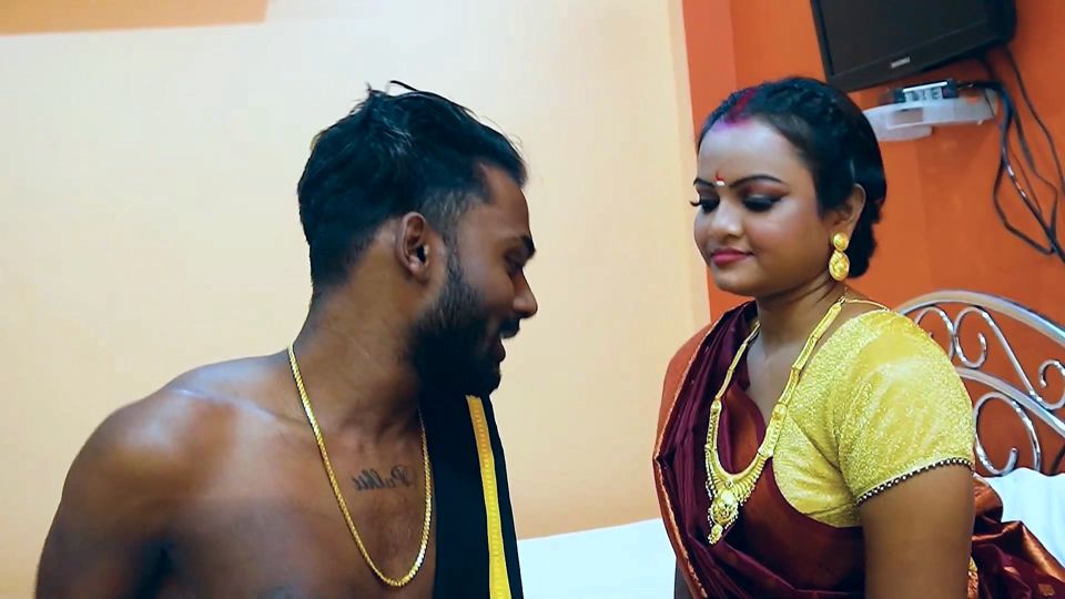 Jawan Sauteli maa ko puri raat choda ke bahar jaate hi