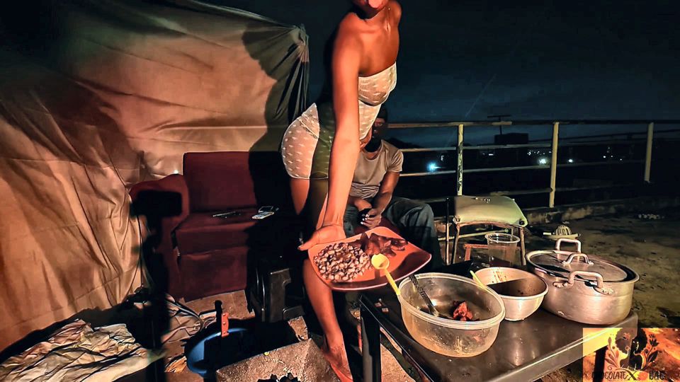Street Vender Gets More Than She Bargained for