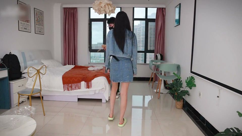The Rope Restraints of the Barefoot Girlfriend