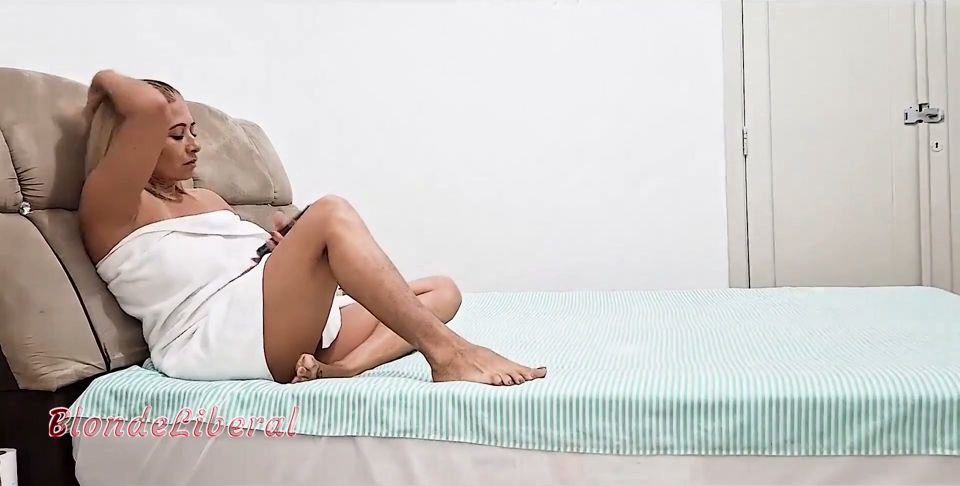 Applying Oil to My Body, Waiting for a Man I've Arranged to Come and Fuck Me
