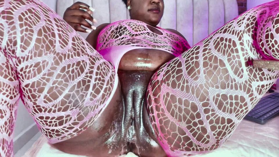 If She Got Fat Azz You Gotta Dig Her Hole and Cream Pie It