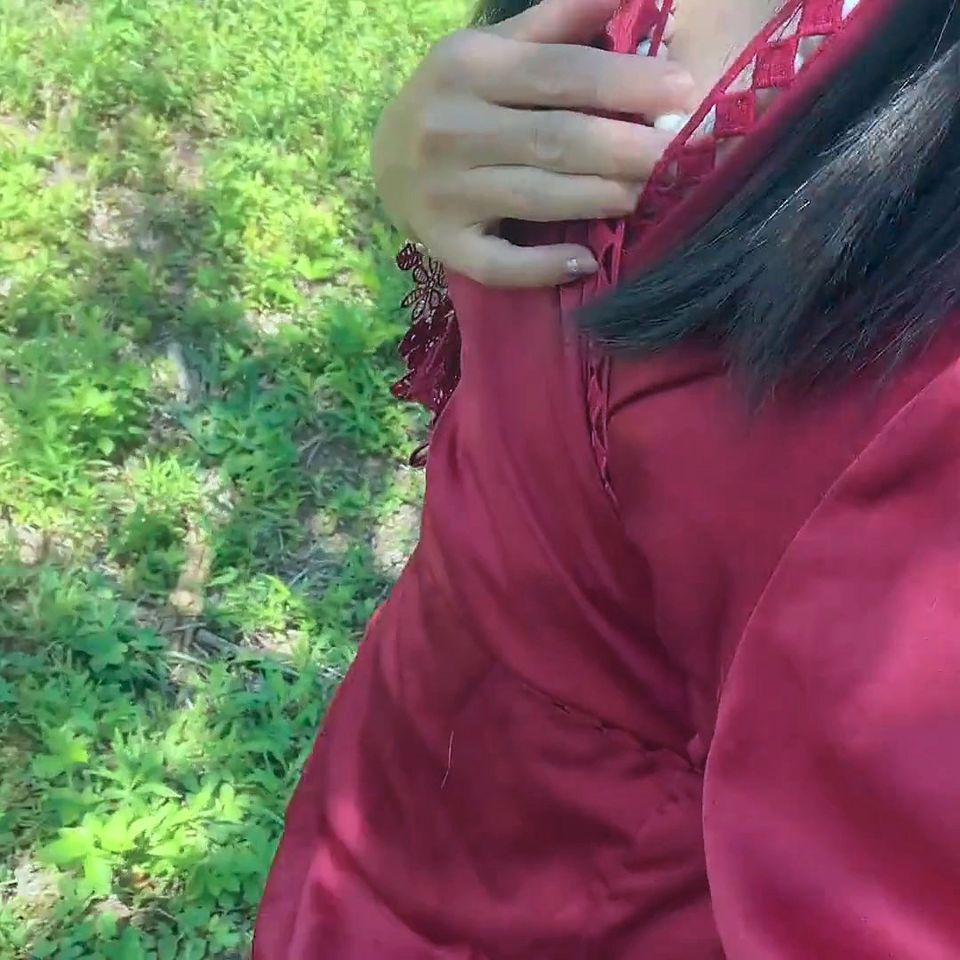 Walk to Gardens Then Pee