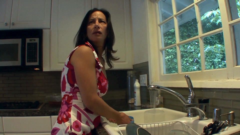 Stepmom become lesbian!!!