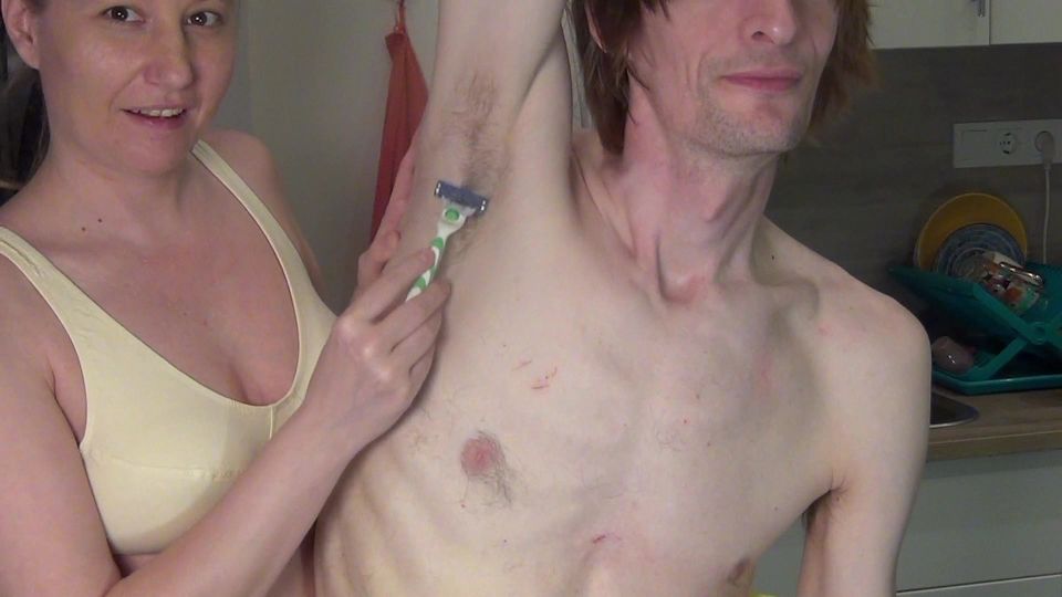 Kiki shaves Joe's armpit and fan hair