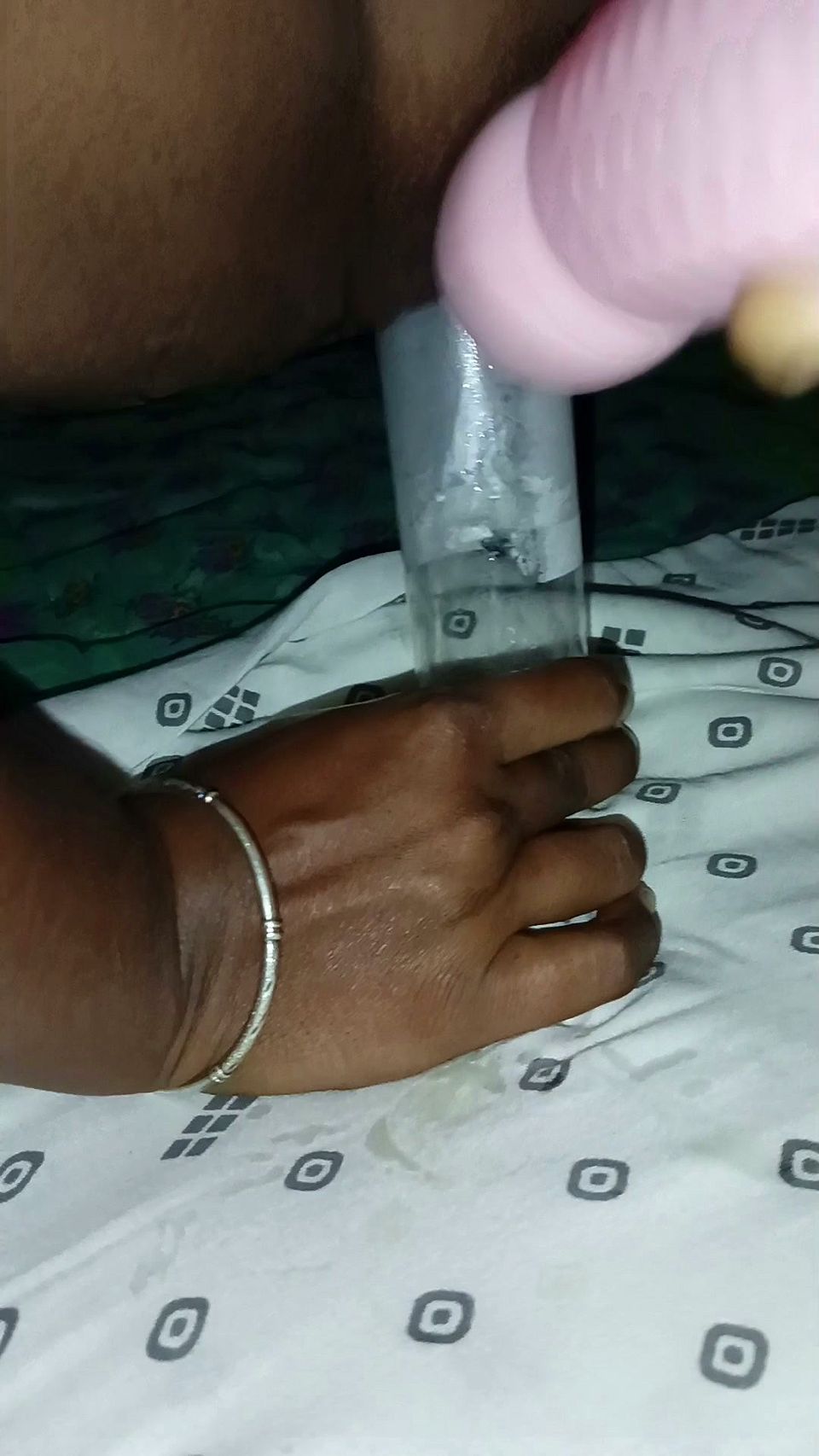 Desi Indian hot sister-in-law put plastic bottle in and tear
