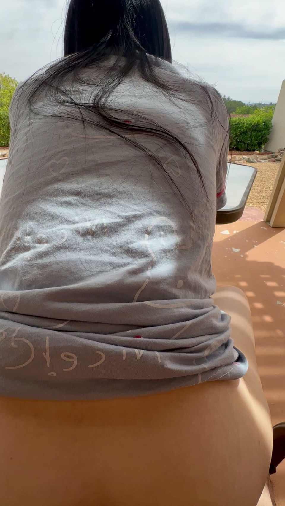 Enjoy sex service with a big-assed Chinese married woman on an open-air balcony, all the way to internal ejaculation
