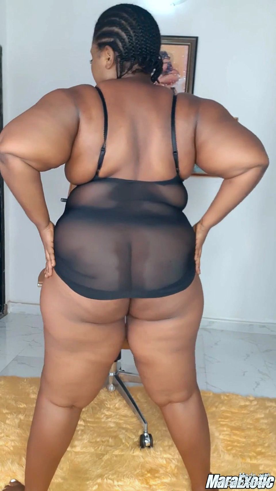 Horny Ebony Babe Cuming Pussy