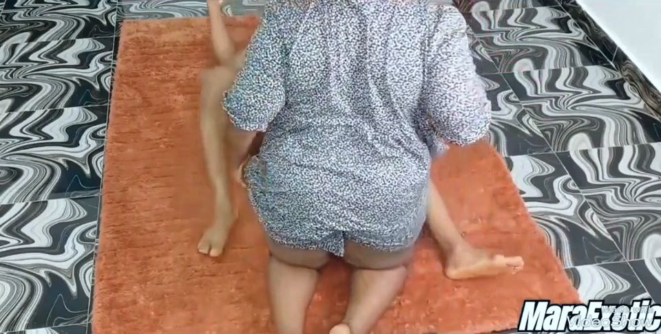 Hot Ebony MILF Gets Railed Hard on the Floor