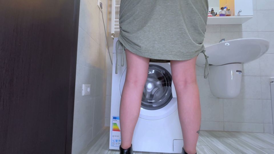 Dirty Laundry Farting