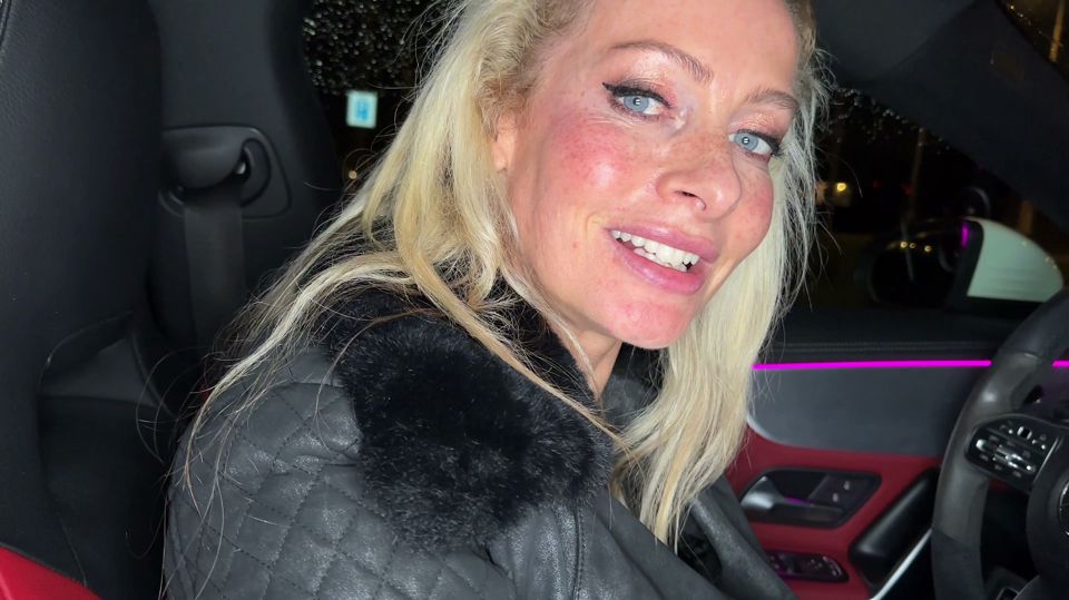 Public Transport Strike Brings Luck: Horny Hot MILF Goldy Kim Picks up a Guy off the Street