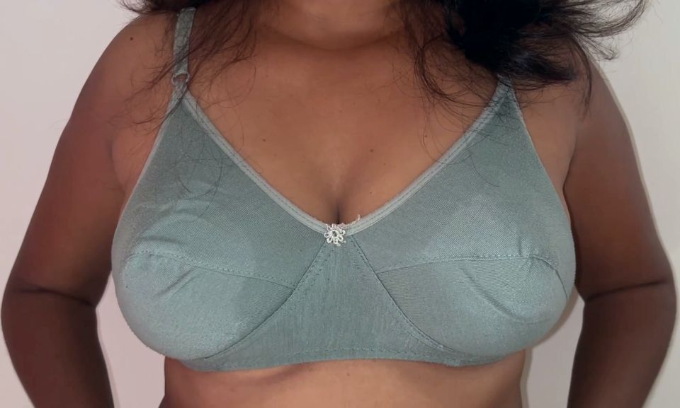 Bhabi showing boobs and pussy - desi bhabi boobs pressing - boobs massage and pussy massage